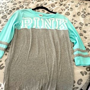Victoria’s Secret Pink 3/4 sleeve top sz M ❤️
